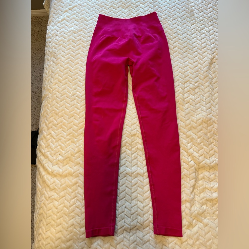Alphalete Magenta Leggings - Picture 4 of 11
